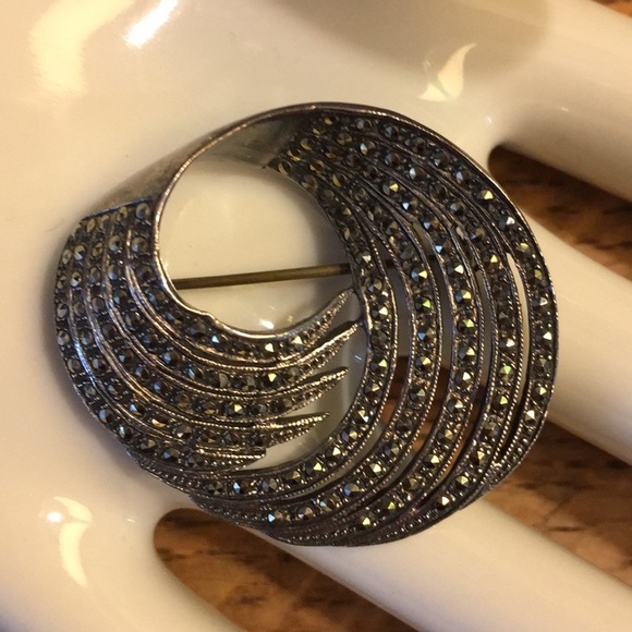 Vintage Sterling Silver Marcasite Brooch - Picture 2 of 6